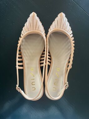 Unisa Women's Peach-Tan Strappy Pointed Slingback Flats